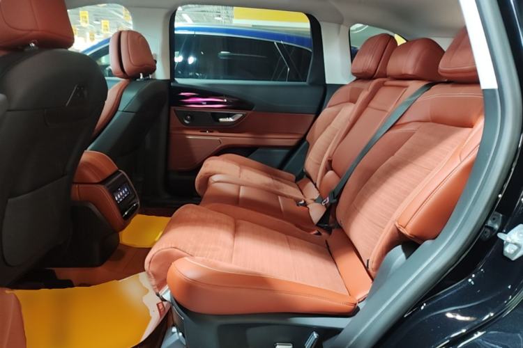 Used Lincoln Nautilus 2025 2.0T All-Wheel-Drive Zunrui Hybrid Version Left Rear Seat