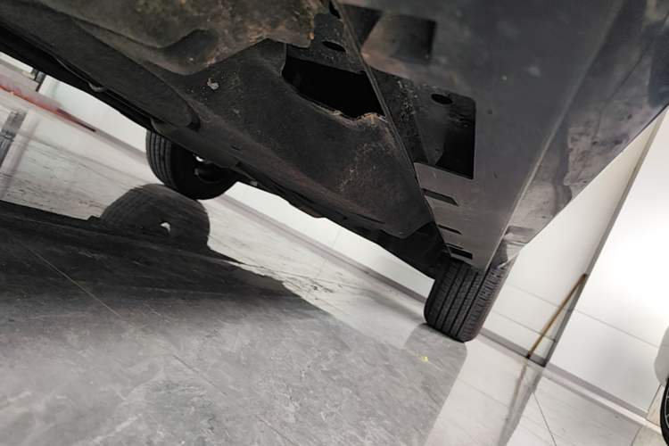 Used Lincoln Nautilus 2025 2.0T All-Wheel-Drive Zunrui Hybrid Version Left Side Sill