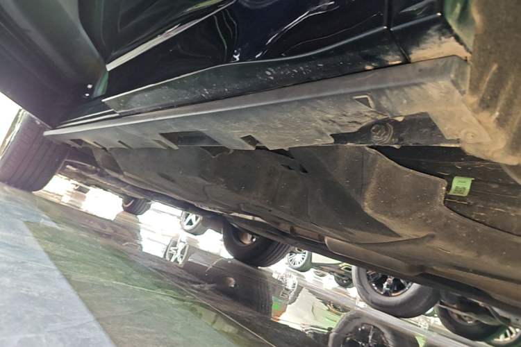 Used Lincoln Nautilus 2025 2.0T All-Wheel-Drive Zunrui Hybrid Version Left Side Sill