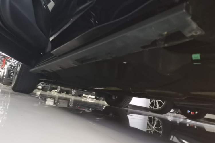 Used Lincoln Nautilus 2025 2.0T All-Wheel-Drive Zunrui Hybrid Version Left Side Sill