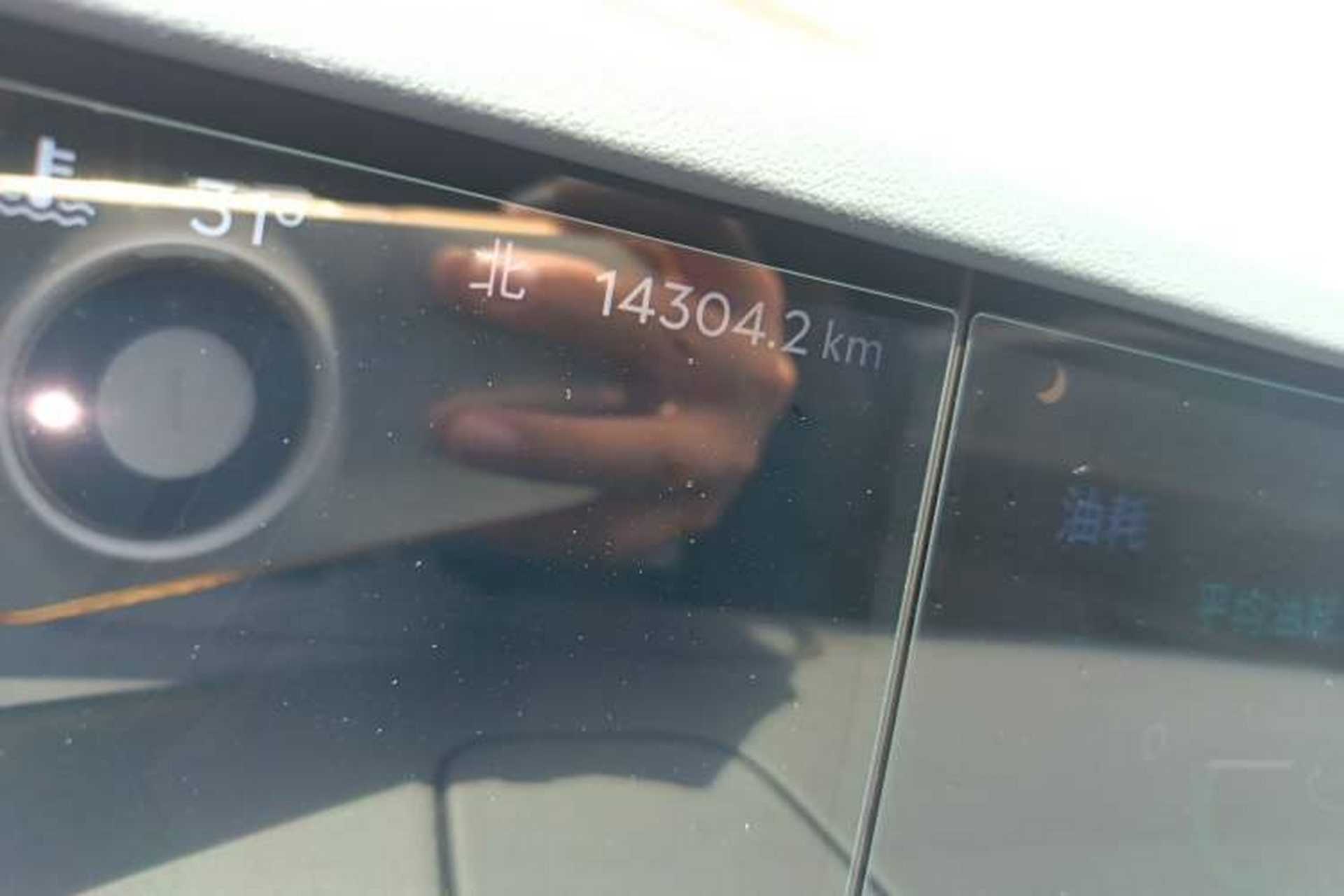 Used Lincoln Nautilus 2025 2.0T All-Wheel-Drive Luxury Hybrid Edition Odometer Close Up
