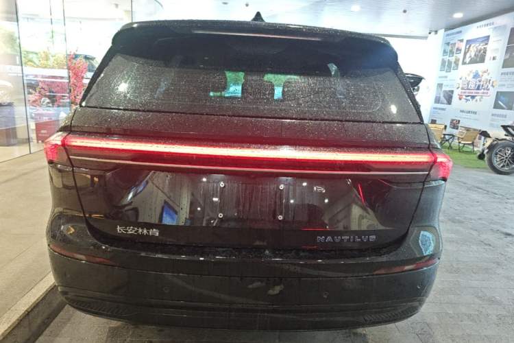 Used Lincoln Nautilus 2025 Model, Facelifted 2.0T Four-Wheel-Drive Zunyi Hybrid Version Rear