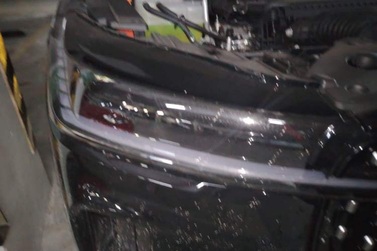 Used Lincoln Nautilus 2025 Model, Facelifted 2.0T Four-Wheel-Drive Zunyi Hybrid Version Right Front Headlight