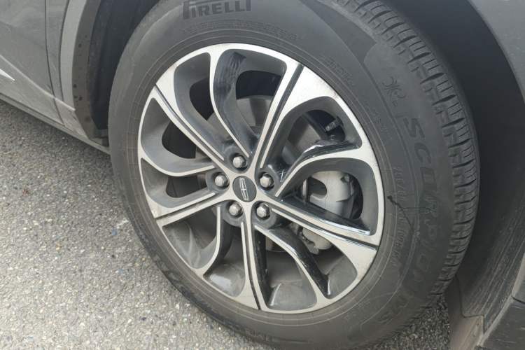 Used Lincoln Nautilus 2025 Model Facelifted 2.0T Four-Wheel Drive Zunyi Edition Right Front Wheel Hub