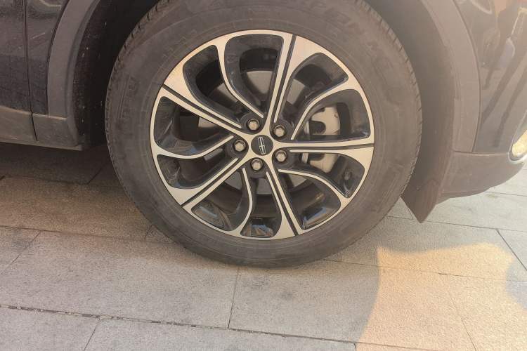 Used Lincoln Nautilus 2025 2.0T All-Wheel-Drive Zunrui Edition Right Front Wheel Hub