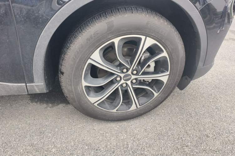 Used Lincoln Nautilus 2025 Model Facelifted 2.0T Four-Wheel Drive Zunyi Edition Right Front Wheel Hub