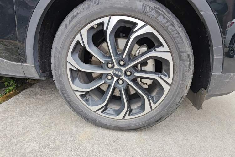 Used Lincoln Nautilus 2025 2.0T All-Wheel-Drive Zunrui Edition Right Front Wheel Hub
