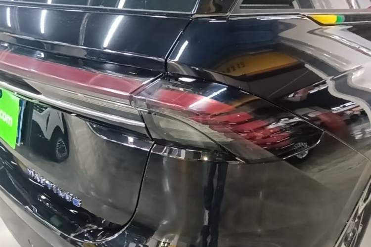 Used Lincoln Nautilus 2025 2.0T All-Wheel-Drive Zunrui Hybrid Version Right Rear Taillight