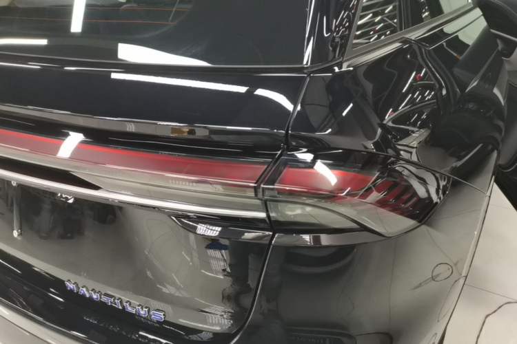 Used Lincoln Nautilus 2025 2.0T All-Wheel-Drive Zunrui Hybrid Version Right Rear Taillight