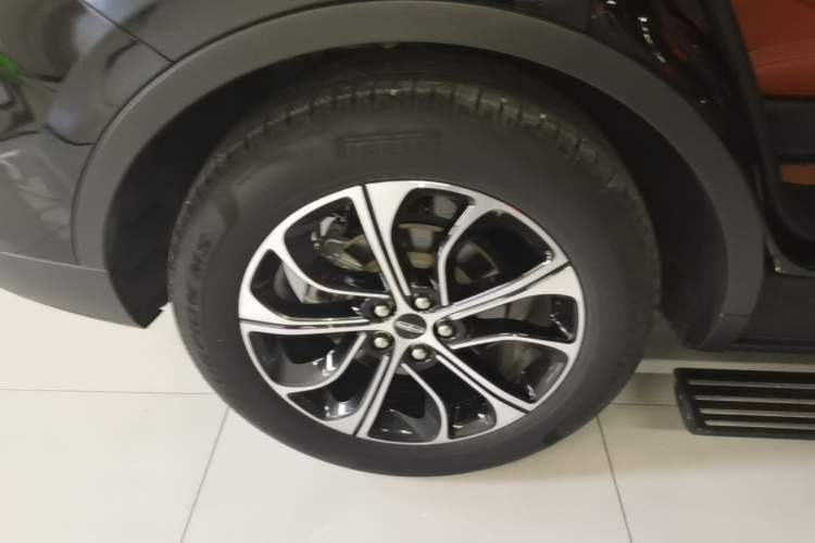 Used Lincoln Nautilus 2025 2.0T All-Wheel-Drive Zunrui Edition Right Rear Wheel Hub