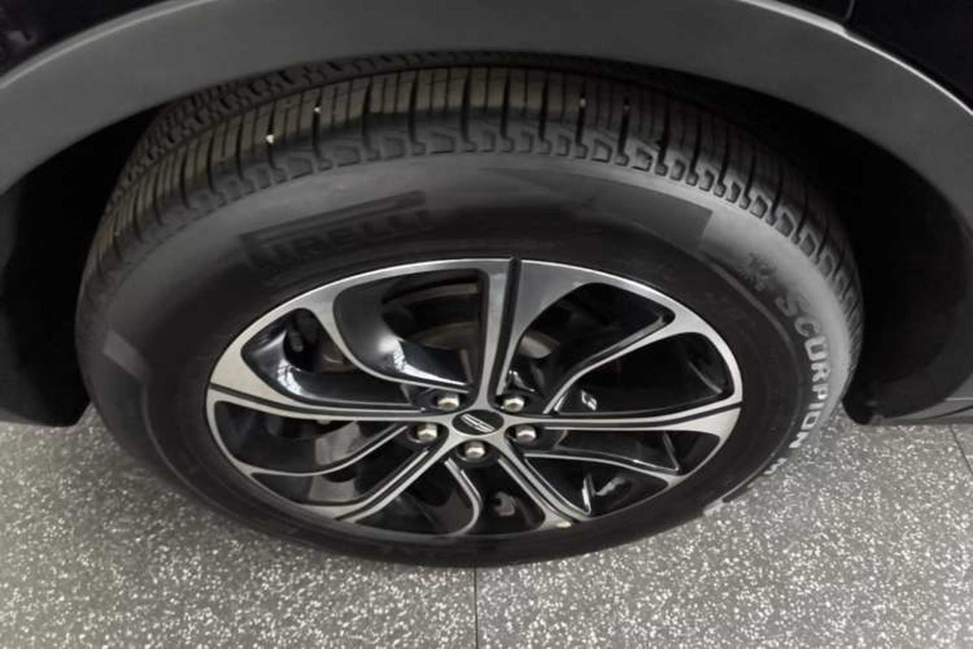 Used Lincoln Nautilus 2025 2.0T Four-Wheel Drive Luxury Edition Right Rear Wheel Hub