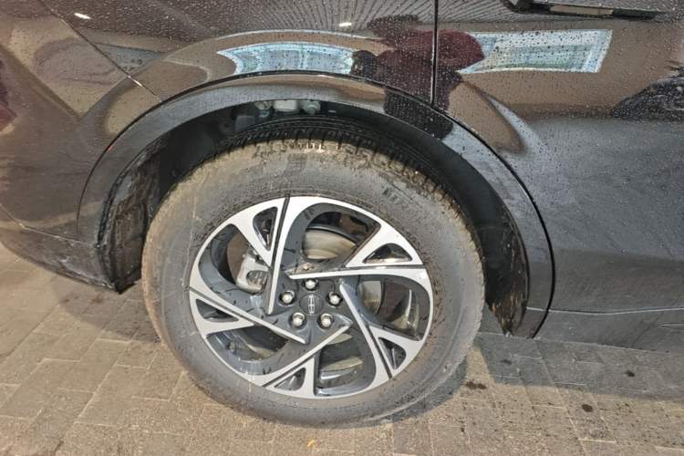 Used Lincoln Nautilus 2025 Model, Facelifted 2.0T Four-Wheel-Drive Zunyi Hybrid Version Right Rear Wheel Hub