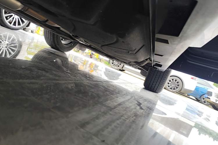 Used Lincoln Nautilus 2025 2.0T All-Wheel-Drive Zunrui Hybrid Version Right Side Sill