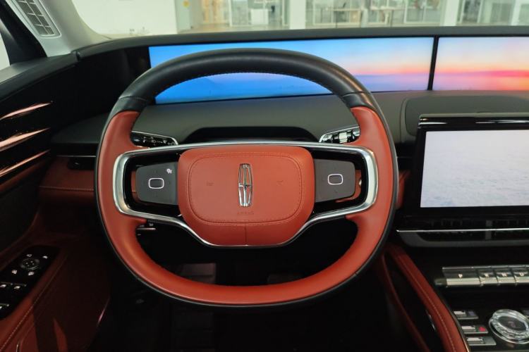 Used Lincoln Nautilus 2025 2.0T All-Wheel-Drive Luxury Hybrid Edition Steering Wheel