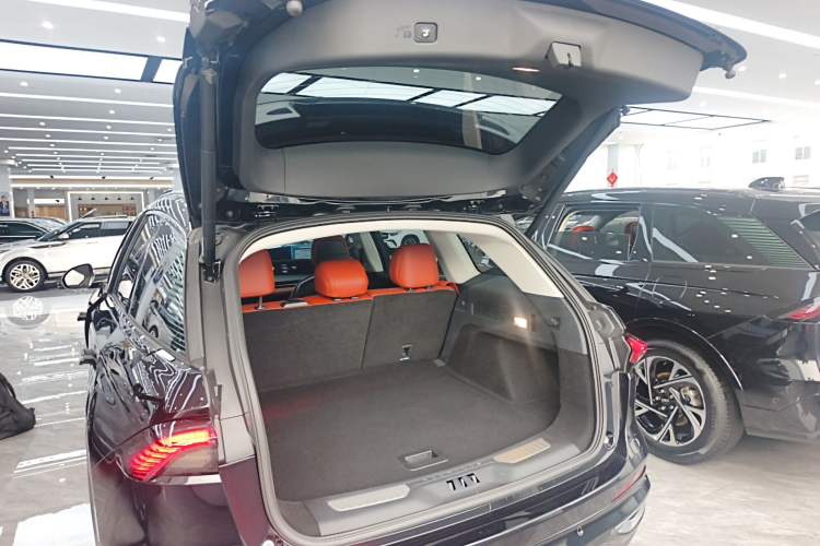 Used Lincoln Nautilus 2025 2.0T Four-Wheel Drive Luxury Edition Trunk