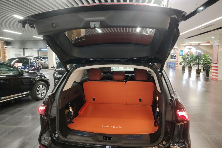 Used Lincoln Nautilus 2025 2.0T Four-Wheel Drive Luxury Edition Trunk