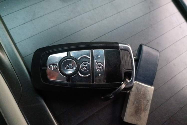 Used Lincoln Nautilus 2025 Model Facelifted 2.0T Four-Wheel Drive Zunyi Edition Vehicle Key