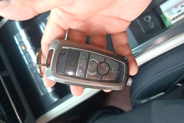 Used Lincoln Nautilus 2025 2.0T All-Wheel-Drive Luxury Hybrid Edition Vehicle Key
