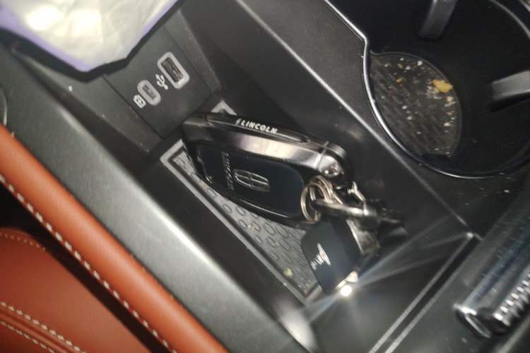 Used Lincoln Nautilus 2025 Model, Facelifted 2.0T Four-Wheel-Drive Zunyi Hybrid Version Vehicle Key