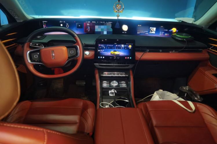 Used Lincoln Nautilus 2025 2.0T Four-Wheel Drive Luxury Edition Center Console