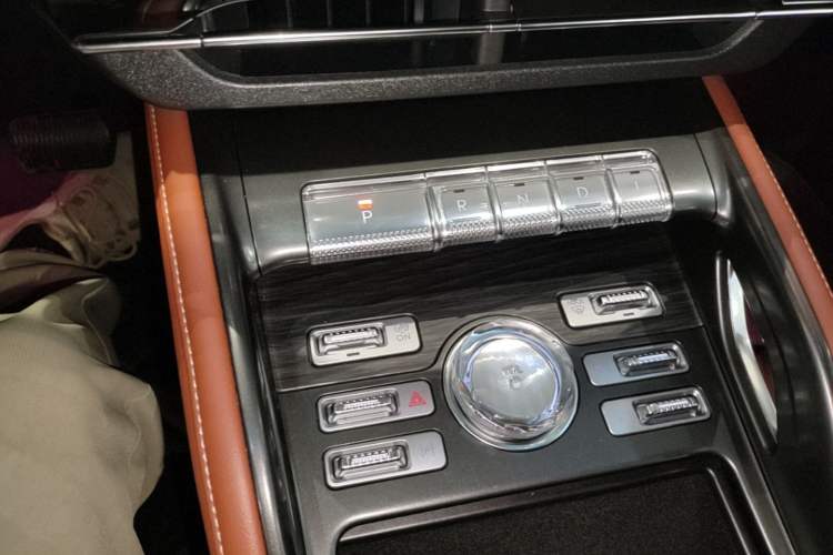 Used Lincoln Nautilus 2025 2.0T All-Wheel-Drive Luxury Hybrid Edition Gear Lever