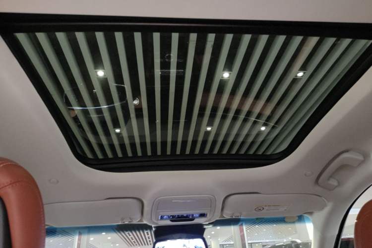 Used Lincoln Nautilus 2025 2.0T All-Wheel-Drive Luxury Hybrid Edition Headliner