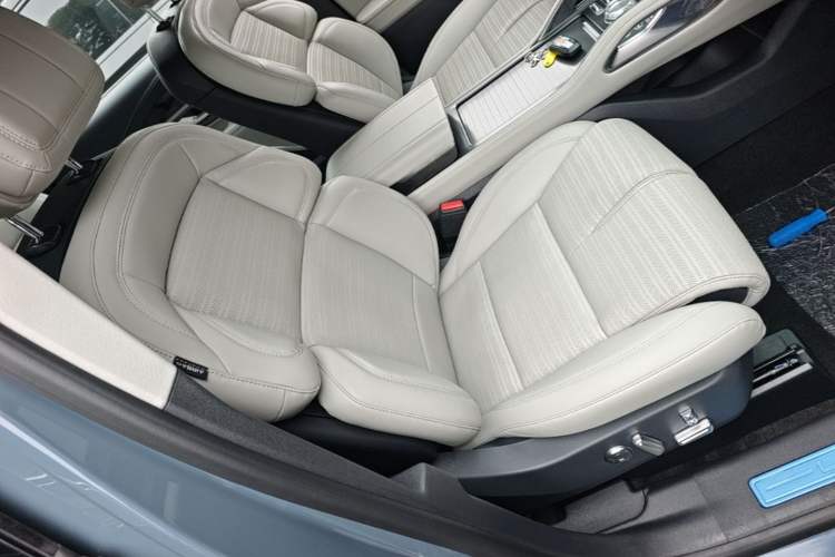 Used Lincoln Nautilus 2025 2.0T All-Wheel-Drive Zunrui Edition Right Front Seat