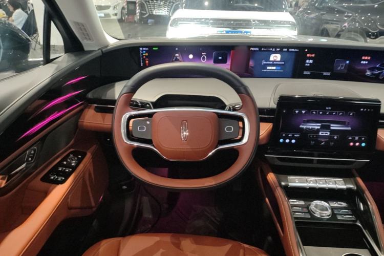 Used Lincoln Nautilus 2025 2.0T All-Wheel-Drive Luxury Hybrid Edition Steering Wheel