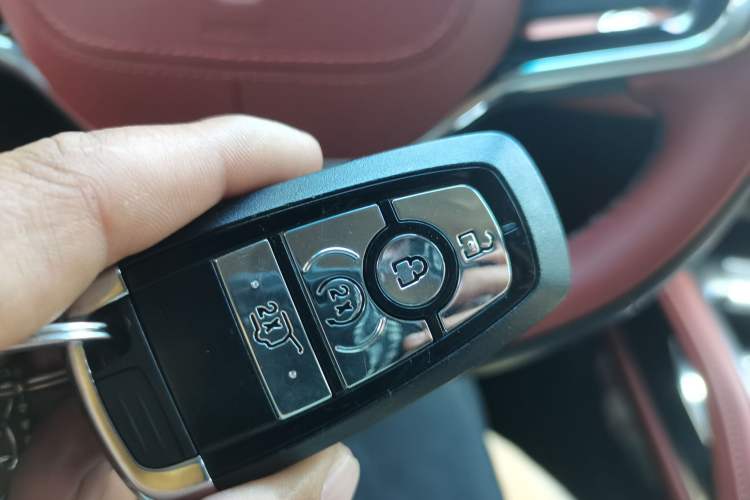 Used Lincoln Nautilus 2025 Model Facelifted 2.0T Four-Wheel Drive Zunyi Edition Vehicle Key