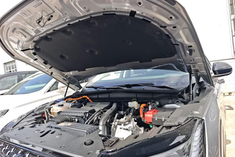 Used Lincoln Nautilus 2025 2.0T All-Wheel-Drive Zunrui Hybrid Version Engine Bay