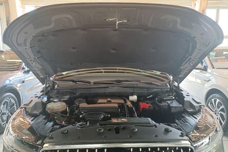 Used Lincoln Nautilus 2025 2.0T Four-Wheel Drive Luxury Edition Engine Bay
