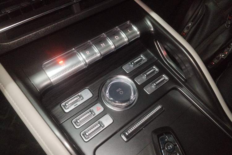 Used Lincoln Nautilus 2025 2.0T Four-Wheel Drive Luxury Edition Gear Lever