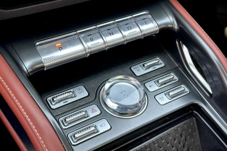 Used Lincoln Nautilus 2025 2.0T All-Wheel-Drive Zunrui Edition Interior 10