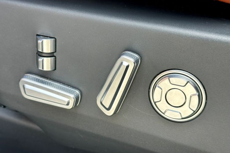 Used Lincoln Nautilus 2025 2.0T All-Wheel-Drive Zunrui Edition Interior 4