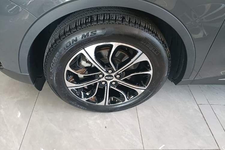 Used Lincoln Nautilus 2025 2.0T Four-Wheel Drive Luxury Edition Left Front Wheel Hub