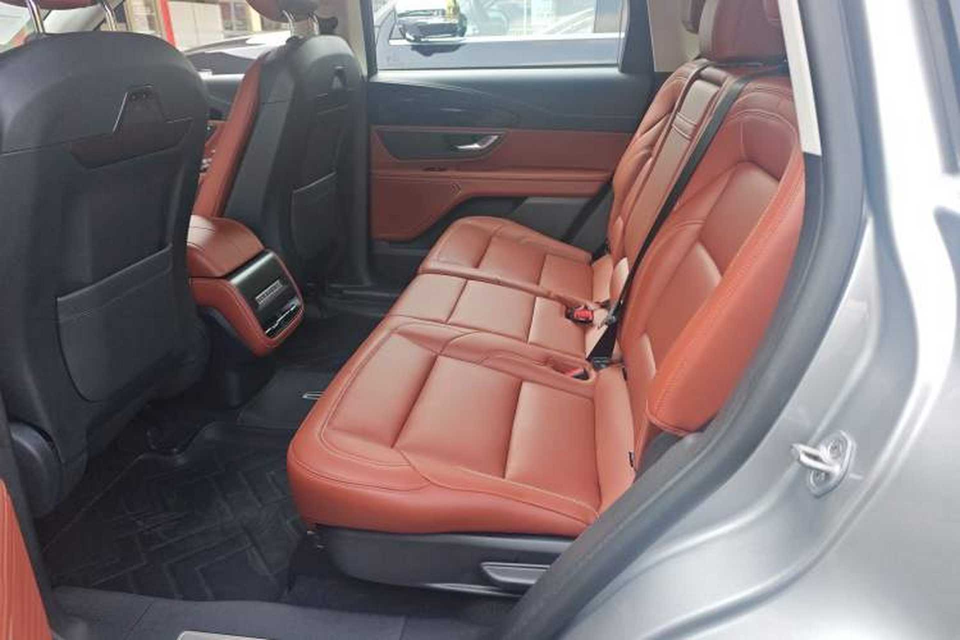 Used Lincoln Nautilus 2025 2.0T All-Wheel-Drive Luxury Hybrid Edition Left Rear Seat