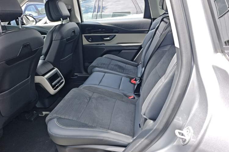 Used Lincoln Nautilus 2025 2.0T All-Wheel-Drive Zunrui Hybrid Version Left Rear Seat