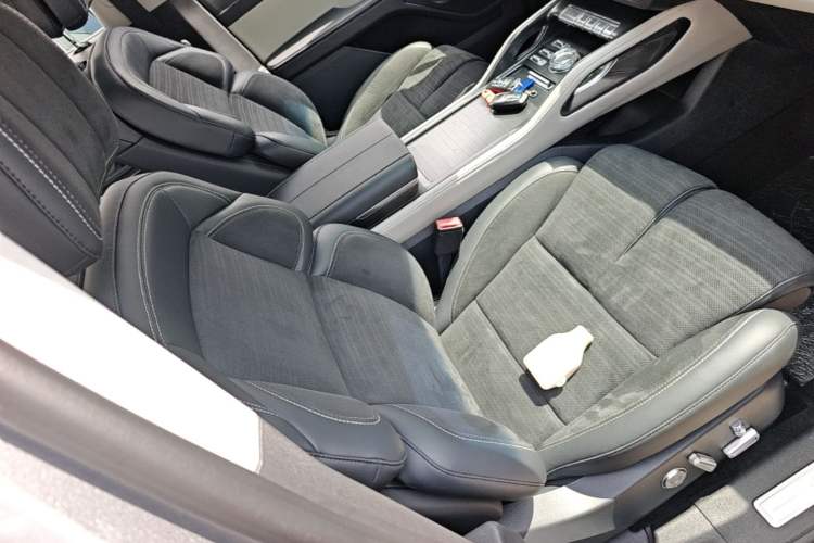 Used Lincoln Nautilus 2025 2.0T All-Wheel-Drive Zunrui Hybrid Version Right Front Seat