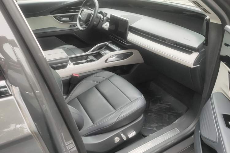 Used Lincoln Nautilus 2025 2.0T Four-Wheel Drive Luxury Edition Right Front Seat