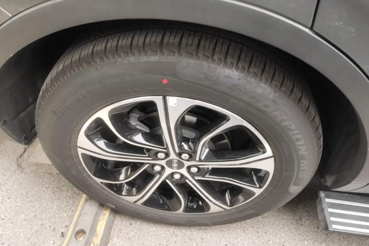 Used Lincoln Nautilus 2025 2.0T Four-Wheel Drive Luxury Edition Right Rear Wheel Hub