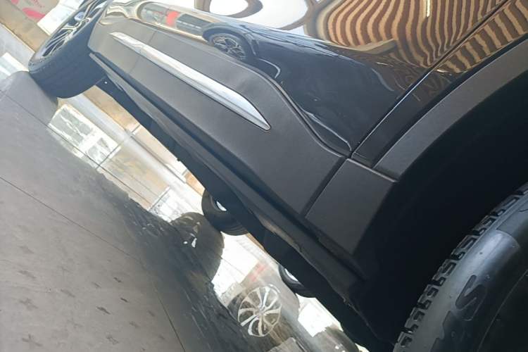 Used Lincoln Nautilus 2025 2.0T Four-Wheel Drive Luxury Edition Right Side Sill