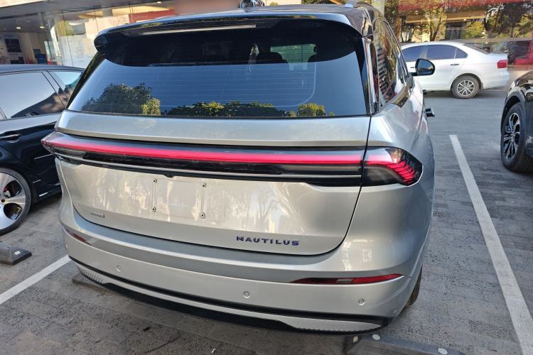 Used Lincoln Nautilus 2025 2.0T All-Wheel-Drive Zunrui Hybrid Version Exterior 4