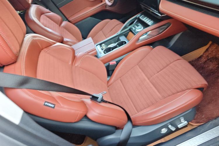 Used Lincoln Nautilus 2025 2.0T All-Wheel-Drive Zunrui Hybrid Version Right Front Seat