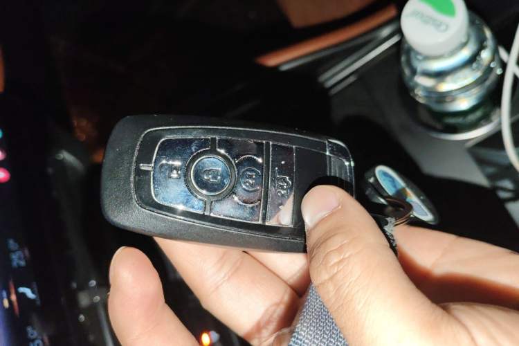 Used Lincoln Nautilus 2025 2.0T All-Wheel-Drive Zunrui Hybrid Version Vehicle Key