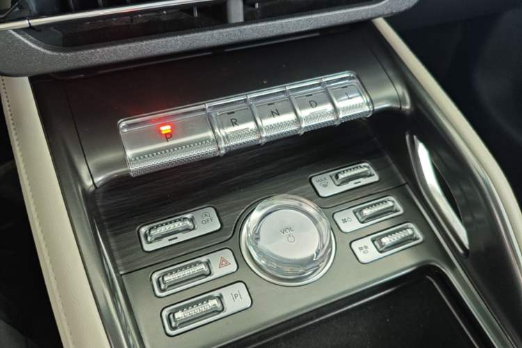 Used Lincoln Nautilus 2025 2.0T Four-Wheel Drive Luxury Edition Gear Lever