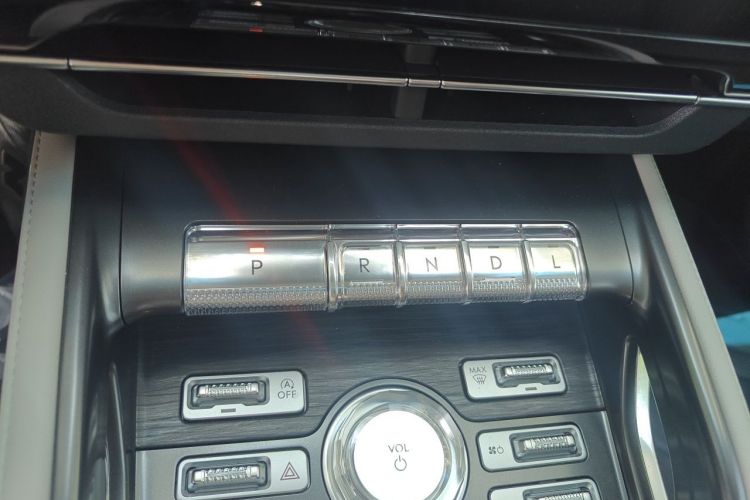 Used Lincoln Nautilus 2025 2.0T Four-Wheel Drive Luxury Edition Gear Lever