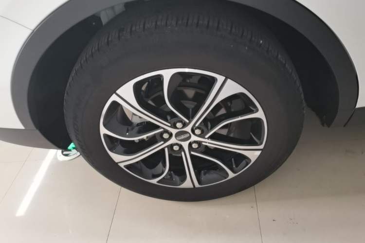 Used Lincoln Nautilus 2025 2.0T All-Wheel-Drive Zunrui Edition Right Rear Wheel Hub