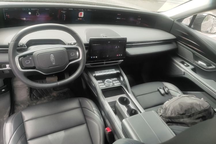 Used Lincoln Nautilus 2025 Model 2.0T Two-Wheel Drive Qihang Edition Center Console