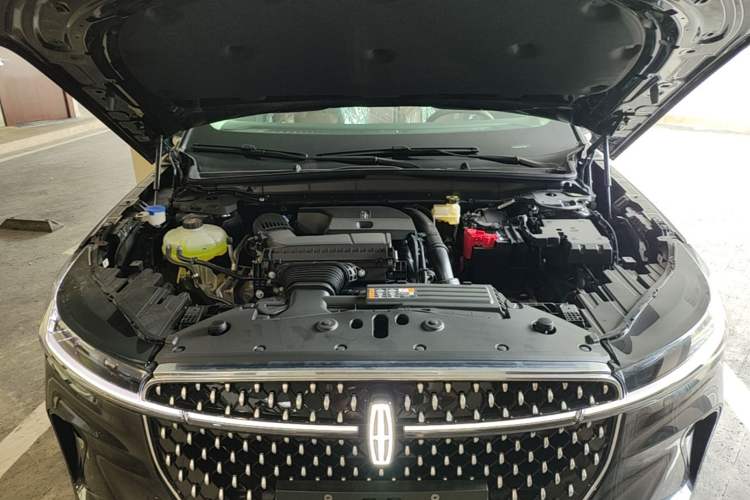 Used Lincoln Nautilus 2026 Model, 2.0T Four-Wheel-Drive Zunrui Version Engine Bay