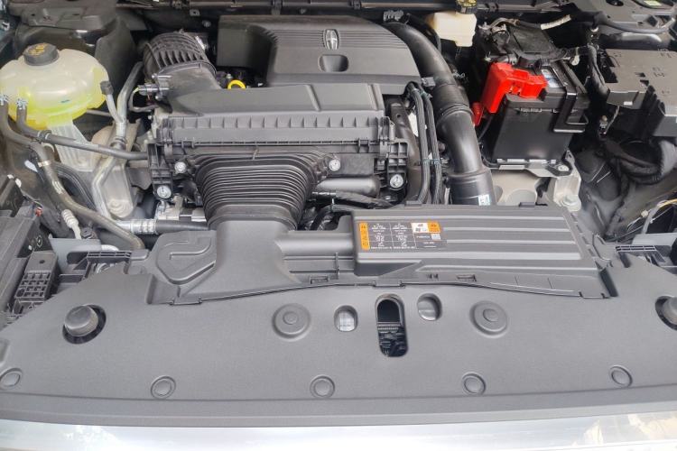 Used Lincoln Nautilus 2026 Model, 2.0T Four-Wheel-Drive Zunxiang Version Engine Bay